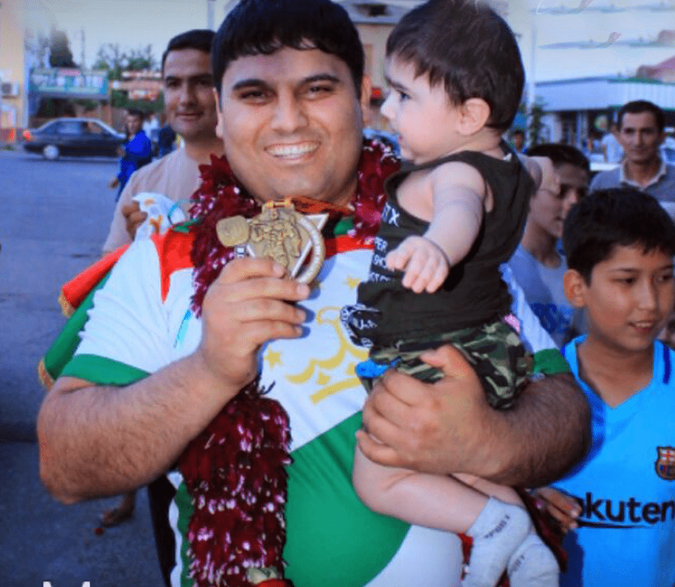 Таджикский силач Махмадсолех Салимов: «Выиграть золото Кубка мира – это и радость, и гордость»