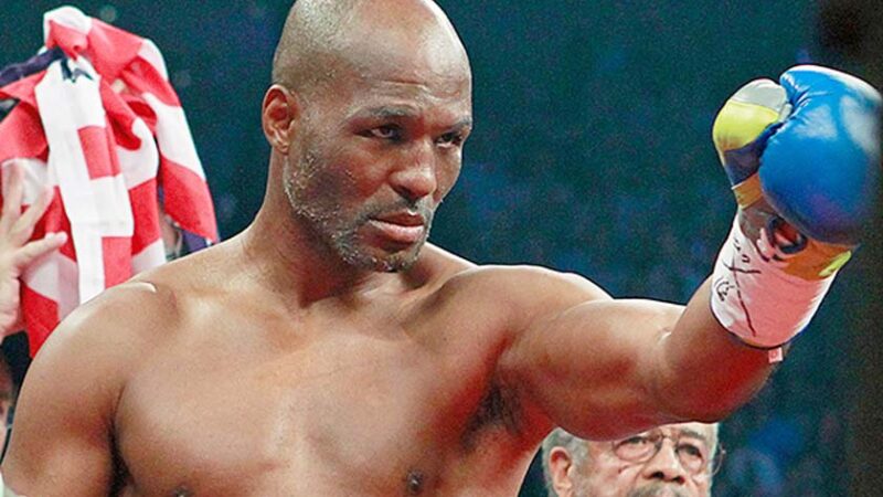 Самый возрастной чемпион мира в истории бокса возобновил карьеру