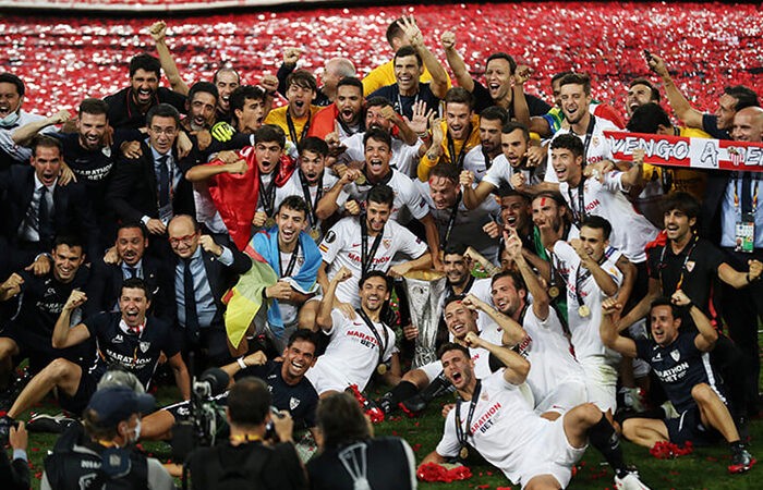 «Севилья» в 6-й раз выиграла Кубок УЕФА / Лигу Европы. Это рекорд