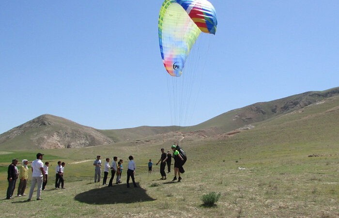Как и где летают таджикские парапланеристы