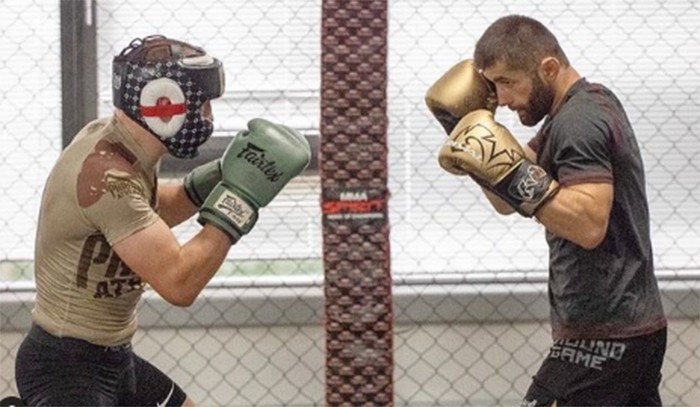Боец Хуршед Кахоров дебютирует в Bellator