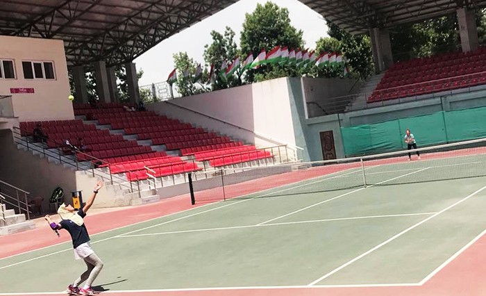 Сборная Таджикистана по теннису до 12 лет готовится к ЧА