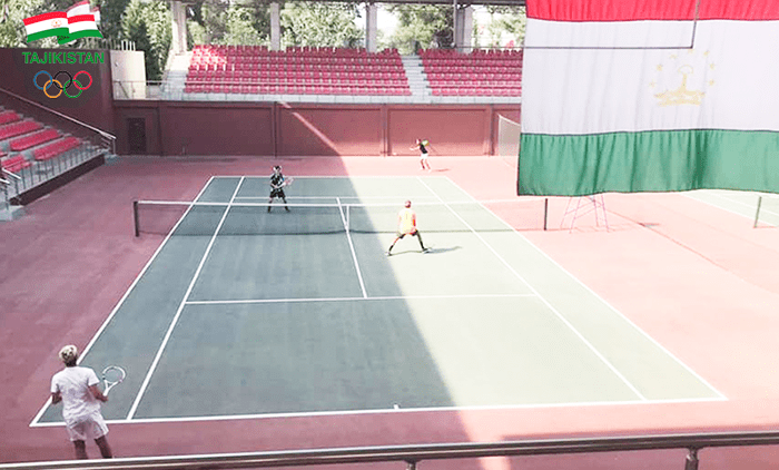 В Душанбе теннисисты борются за призовые места и очки