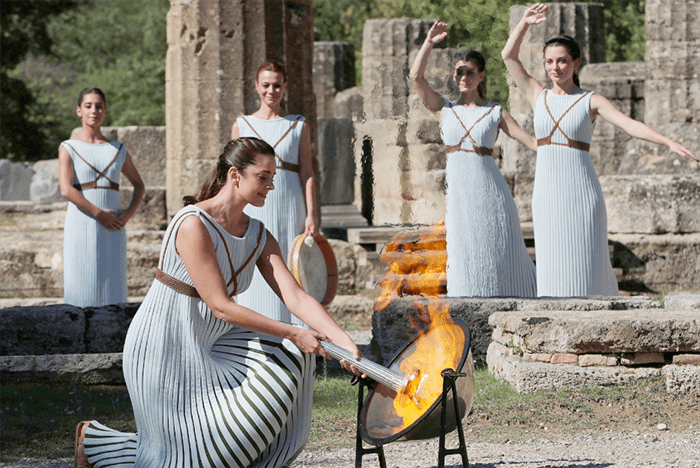 В Древней Олимпии зажгли олимпийский огонь Игр в Пекине