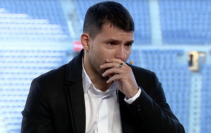 Агуэро со слезами на глазах объявил о завершении карьеры – видео