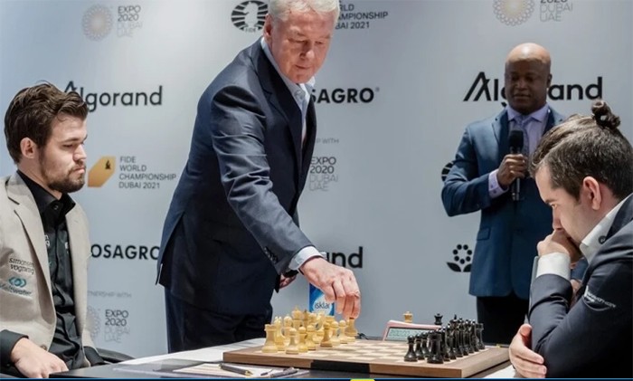 Карлсен одержал победу над Непомнящим в шестой партии