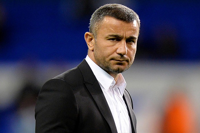 Тренер «Карабаха» подсказал судье, что игрок его команды забил мяч рукой