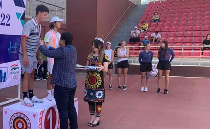 Теннисисты выявили лучших на турнире в Душанбе