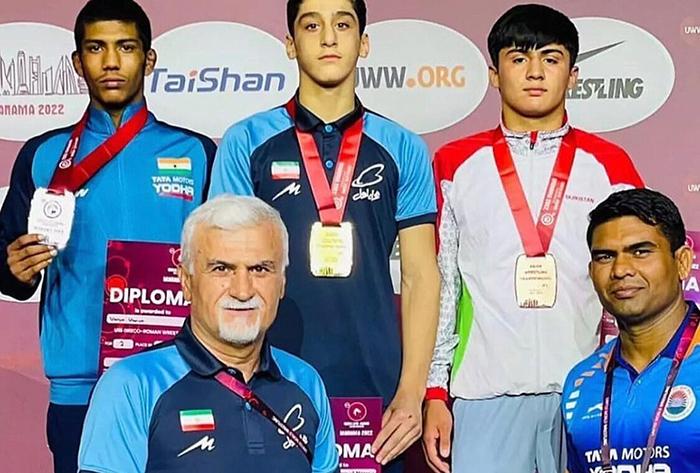 Таджикский борец выиграл бронзу на ЧА в Бахрейне
