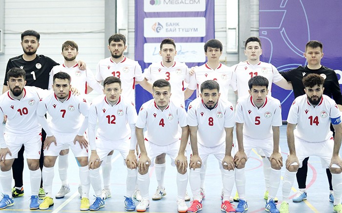 Таджикистан провел третий матч против сборной Узбекистана