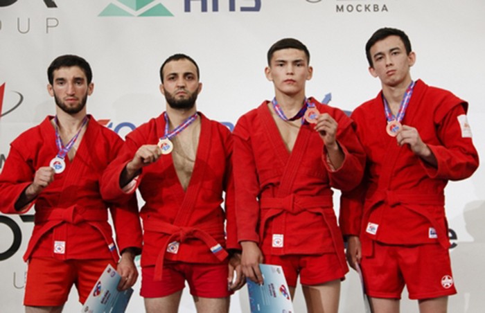 Таджикские самбисты выиграли медали на турнире в Беларуси