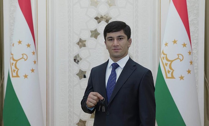 Таджикистанец Нурали Эмомали – №2 в мире