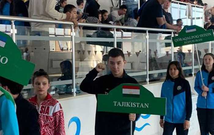 Таджикские пловцы приняли участие на соревнованиях в Узбекистане