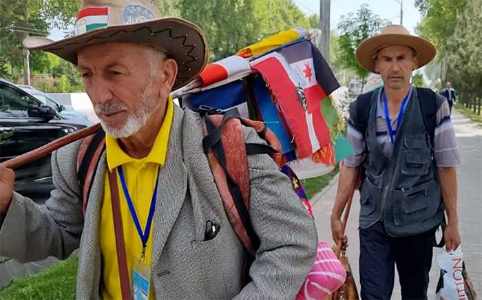 Новый вызов: таджикский пеший путешественник снова собирается в путь