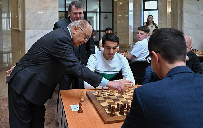 Таджикские шахматисты принимают участие в турнире в Москве