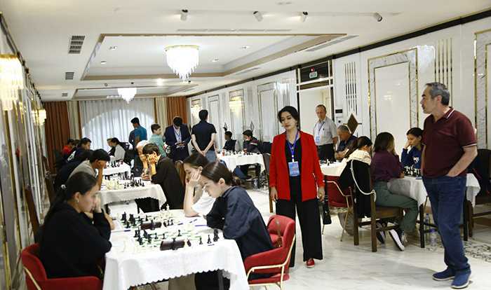 В Душанбе продолжается международный турнир по шахматам
