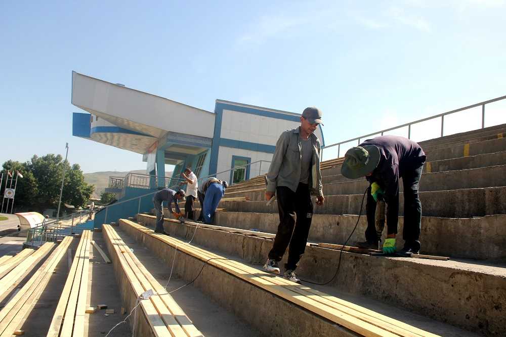 Обновление арен в Таджикистане продолжается: на стадионе в Гиссаре проходит ремонт