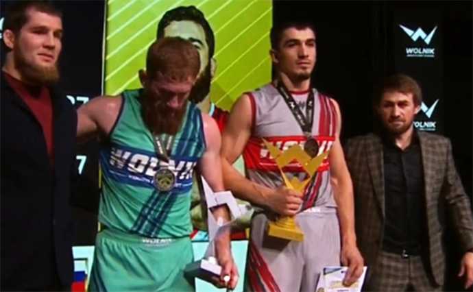 Самандар Муродов одержал победу в турнире по правилам вольной борьбы