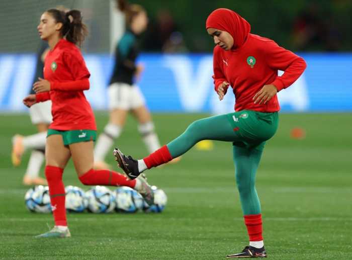 Футболистка в хиджабе впервые в истории сыграла на ЧМ