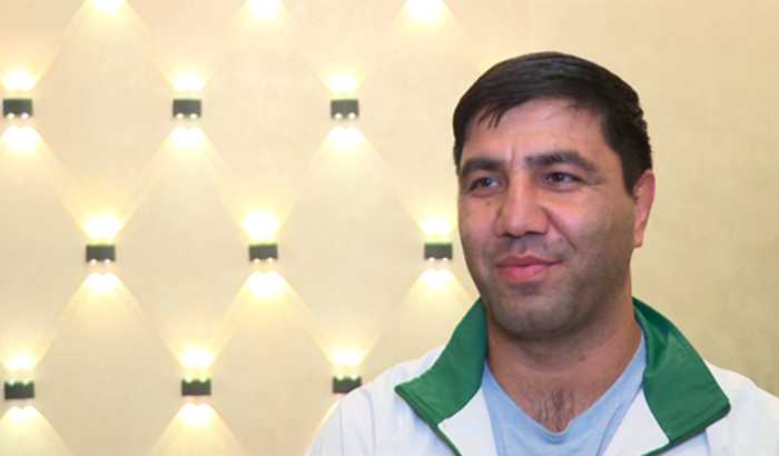Таджикский тренер по борьбе