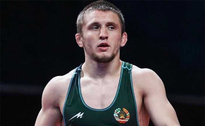 Борец сборной Таджикистана выиграл медаль в России