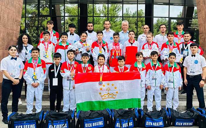 Таджикские кикбоксеры выиграли девять золотых медалей в Ташкенте
