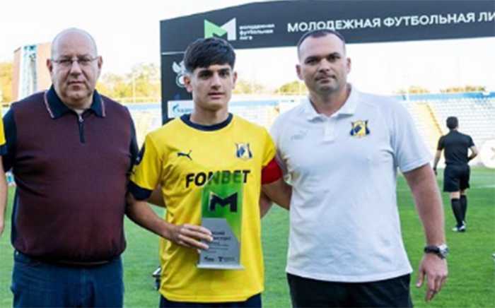 Футболист с таджикскими корнями получил награду лучшего ассистента МФЛ