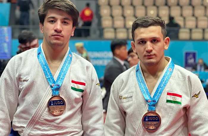 Новые медали сборной Таджикистана на ЧА в Ташкенте