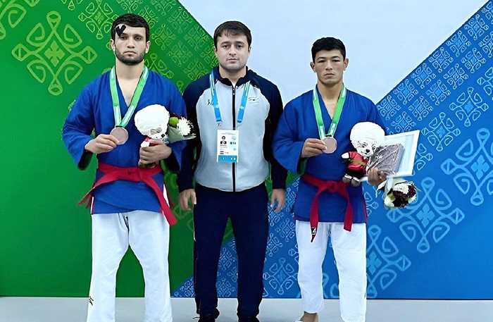Таджикские борцы выиграли еще две медали в Ашхабаде
