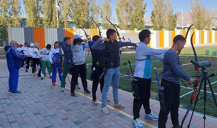 В Таджикистане проходят международные соревнования по стрельбе из лука