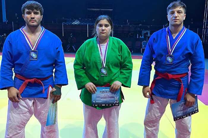 Таджикские борцы взяли три медали в Сочи на международных соревнованиях