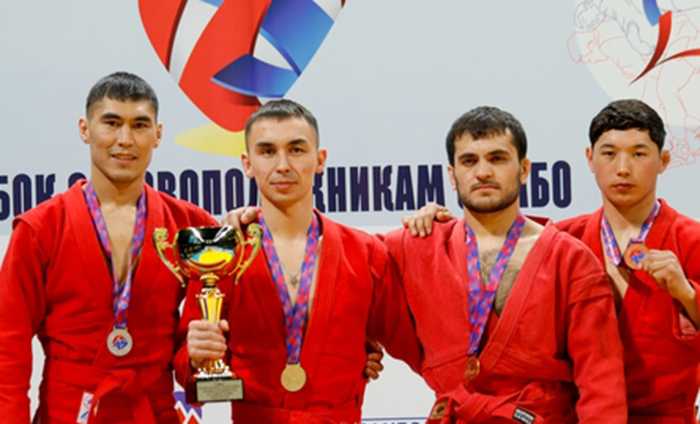 Таджикский самбист выиграл бронзу на турнире в Москве