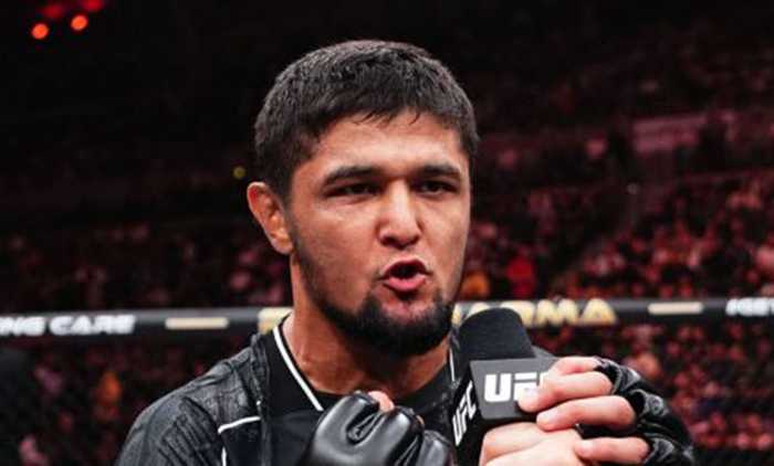 Узбекский боец, который поддерживает таджикистанцев, хочет стать чемпионом UFC