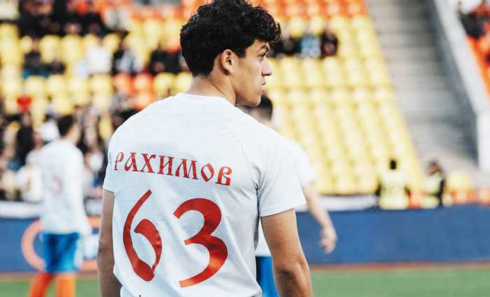 Таджикский футболист Рахимов – практически главная звезда в российском клубе