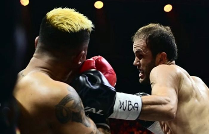 Баходур Усмонов выиграл титул WBA Gold в легком весе