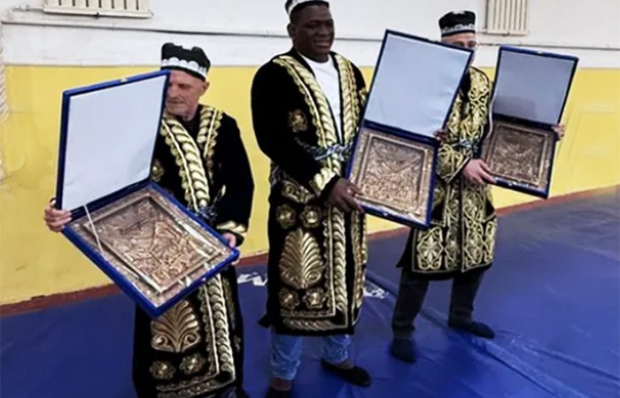 Легенды мировой борьбы Михаин Лопес и Артур Таймазов посетили Таджикистан