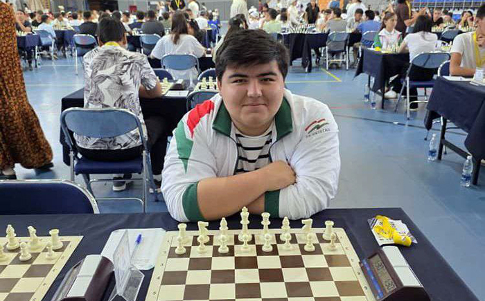 Игра на два фронта: таджикские шахматисты — в Абу-Даби и Ташкенте