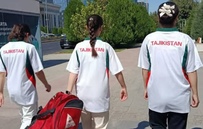 Историческая бронза: таджикские фехтовальщицы впервые завоевали медаль Кубка Азии