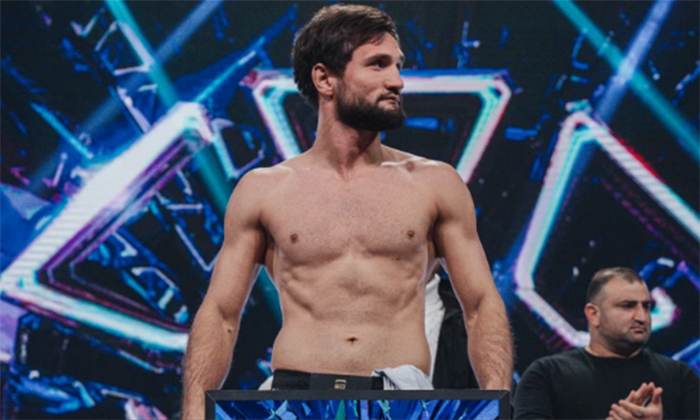 Таджикский боец выиграл поединок в первом раунде на Octagon 80