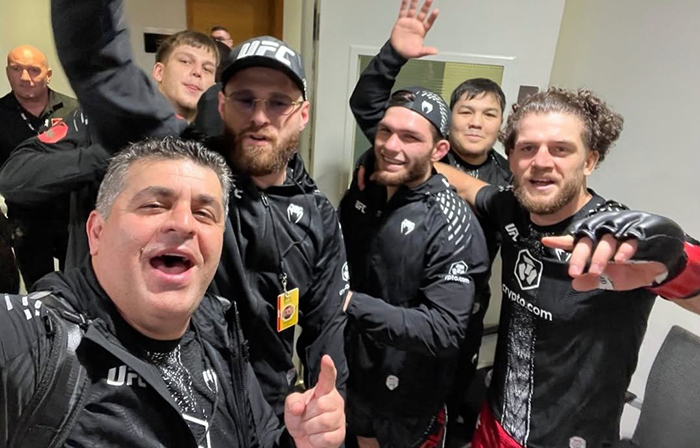 «Таджикский Орел» остаётся непобеждённым: Алиев взял третью победу в UFC