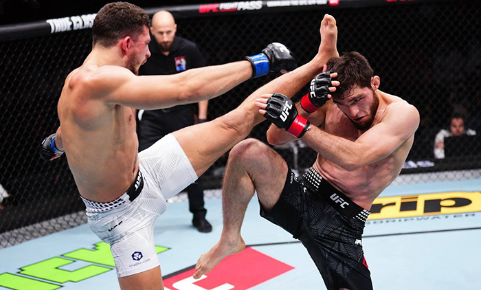 «Продам шорты, чтобы вывести маму из гетто»: почему дебют Шема Рока в UFC стал вирусным