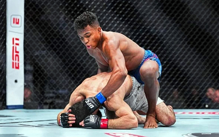 Сколько Мухаммад Наимов получил за бой в Лас-Вегасе?